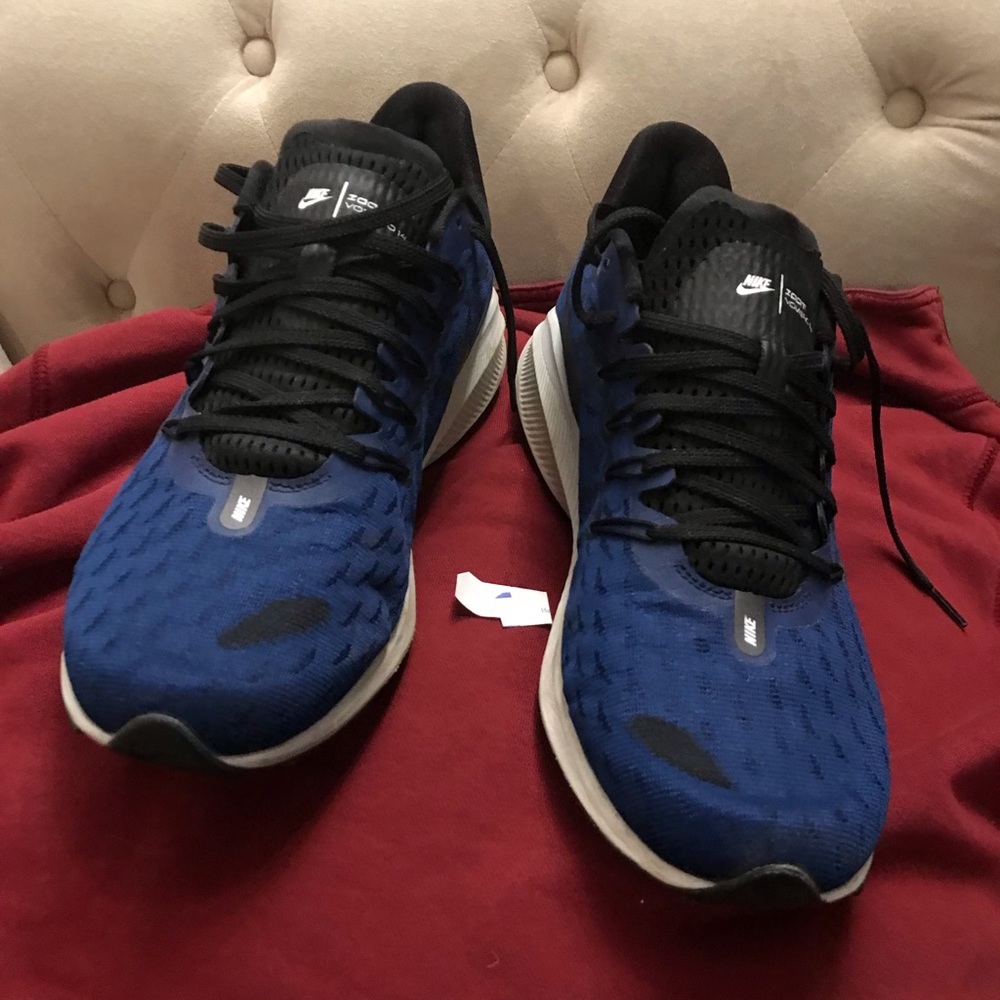 Nike zoom sneakers size 11 like new